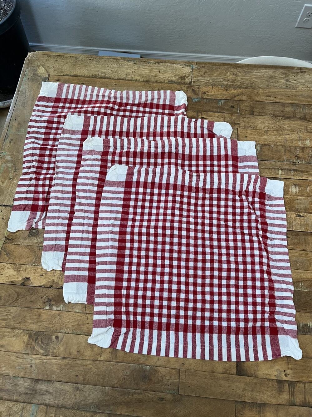 Sur La Table Red White Plaid 100% Cotton Napkins Set of 4 20 x 20